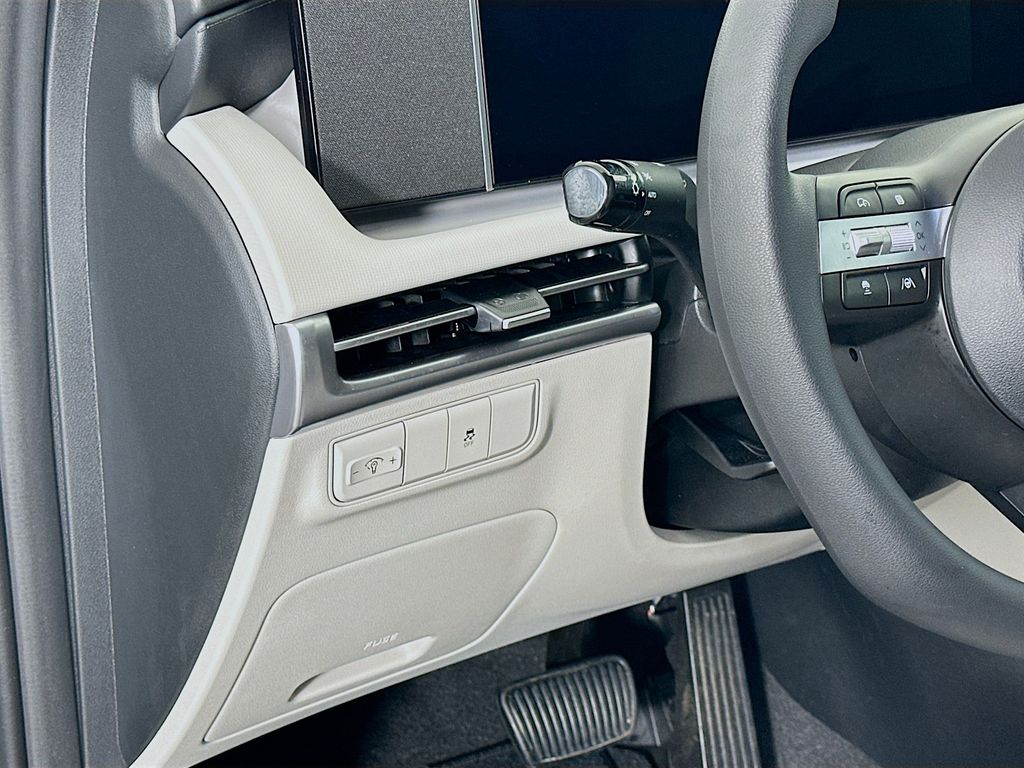 2025 Hyundai Tucson SE 10