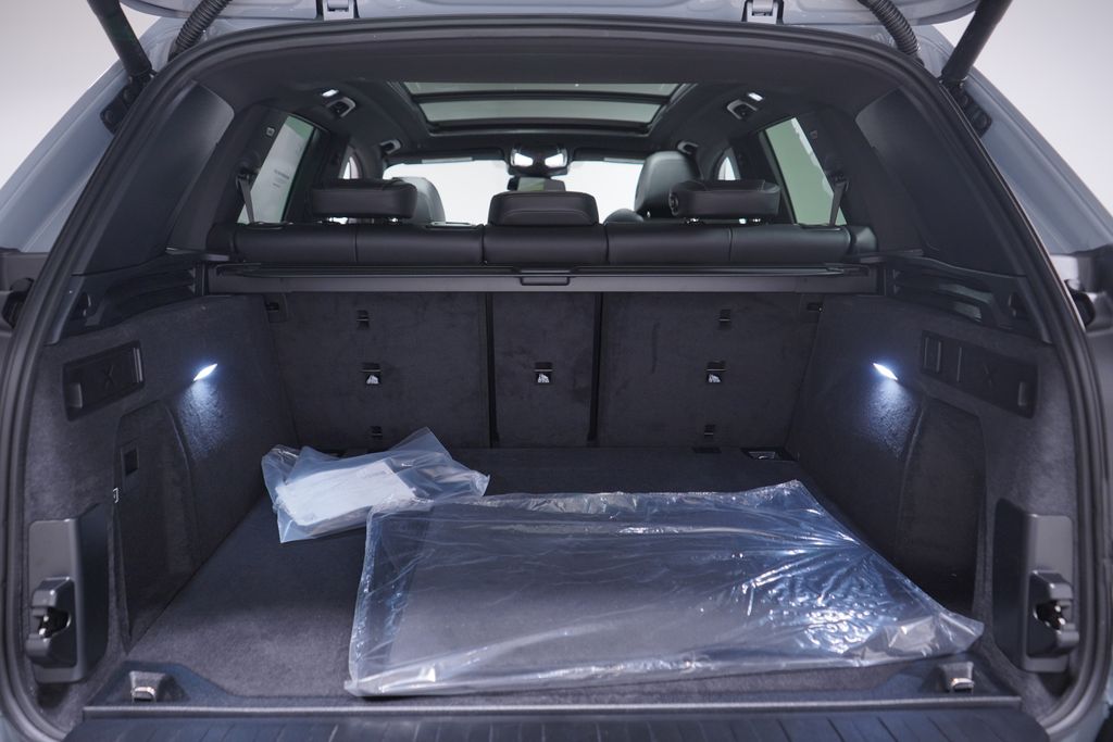 Thumbnail: 2026 BMW X5 - 13