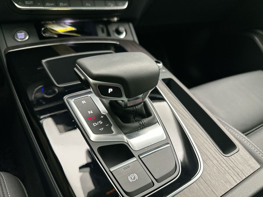 Thumbnail: 2024 Audi Q5 - 24