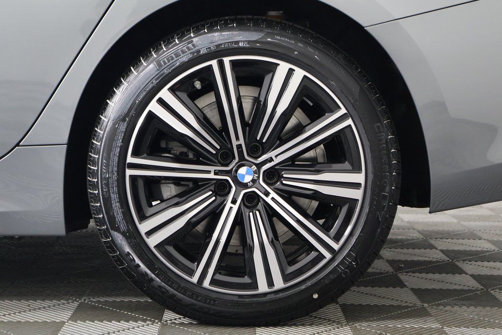 Thumbnail: 2026 BMW 3 Series - 10
