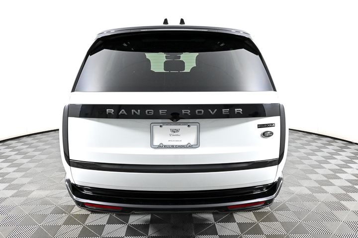 2023 Land Rover Range Rover SE 27