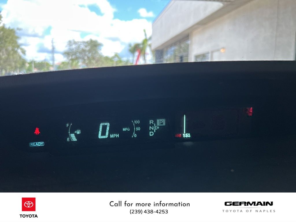 2013 Toyota Prius Three photo 8