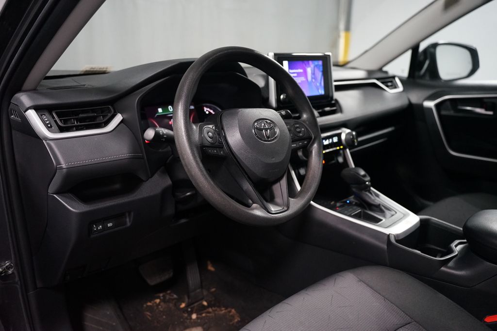 Thumbnail: 2024 Toyota RAV4 - 6