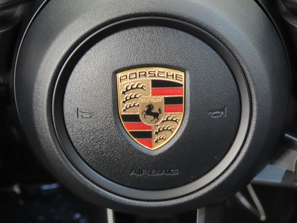 Thumbnail: 2026 Porsche Macan - 20