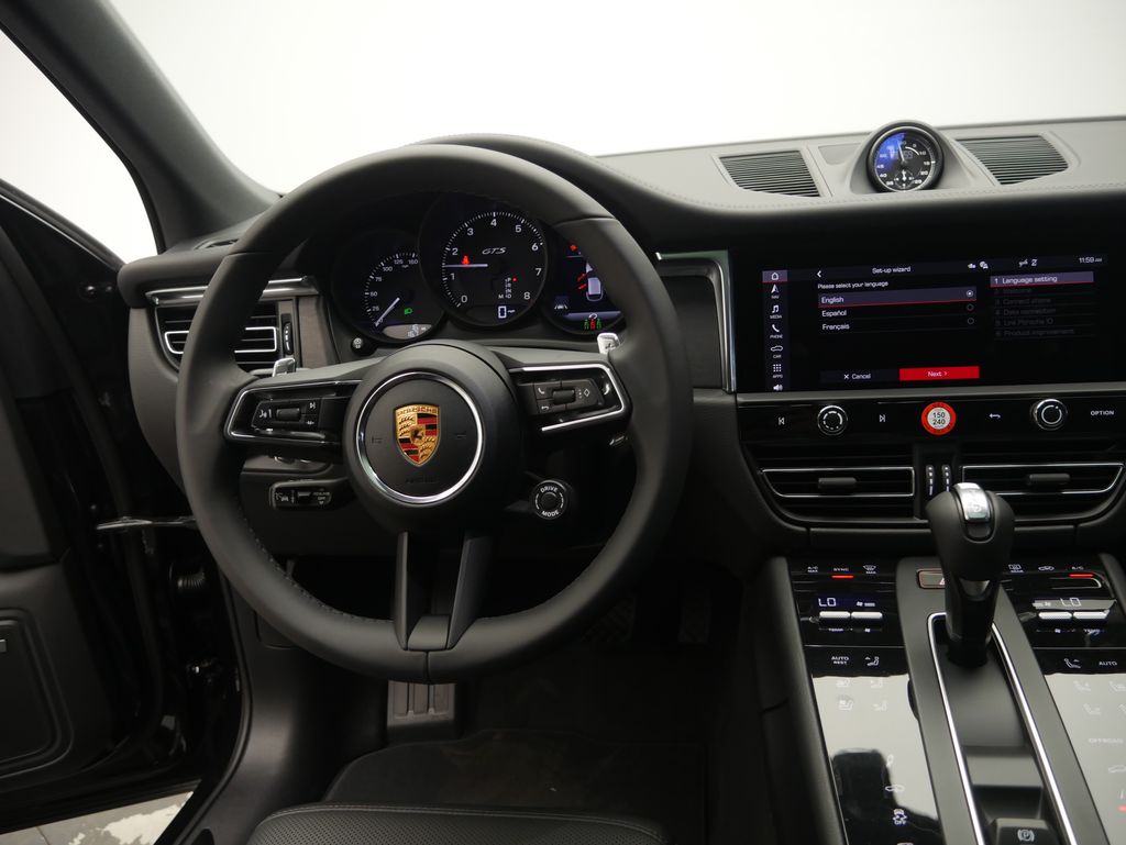 Thumbnail: 2026 Porsche Macan - 29