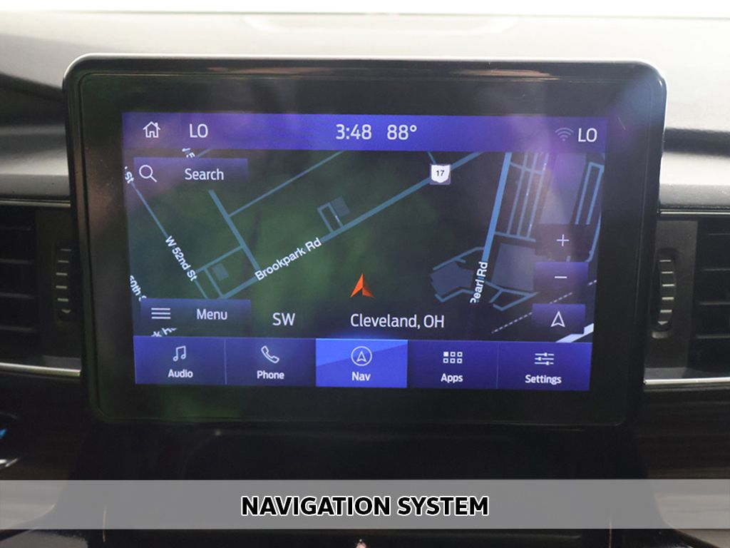 Used 2022 White Ford Limited image 3