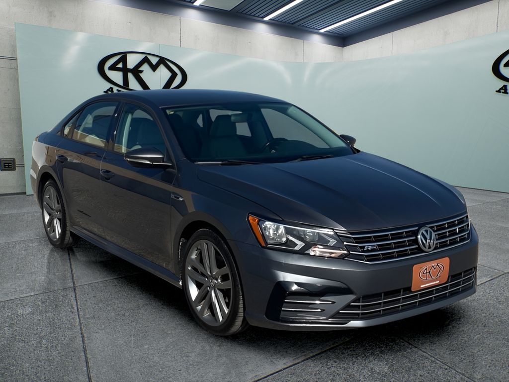 2018 Volkswagen Passat 2.0T R-Line FWD