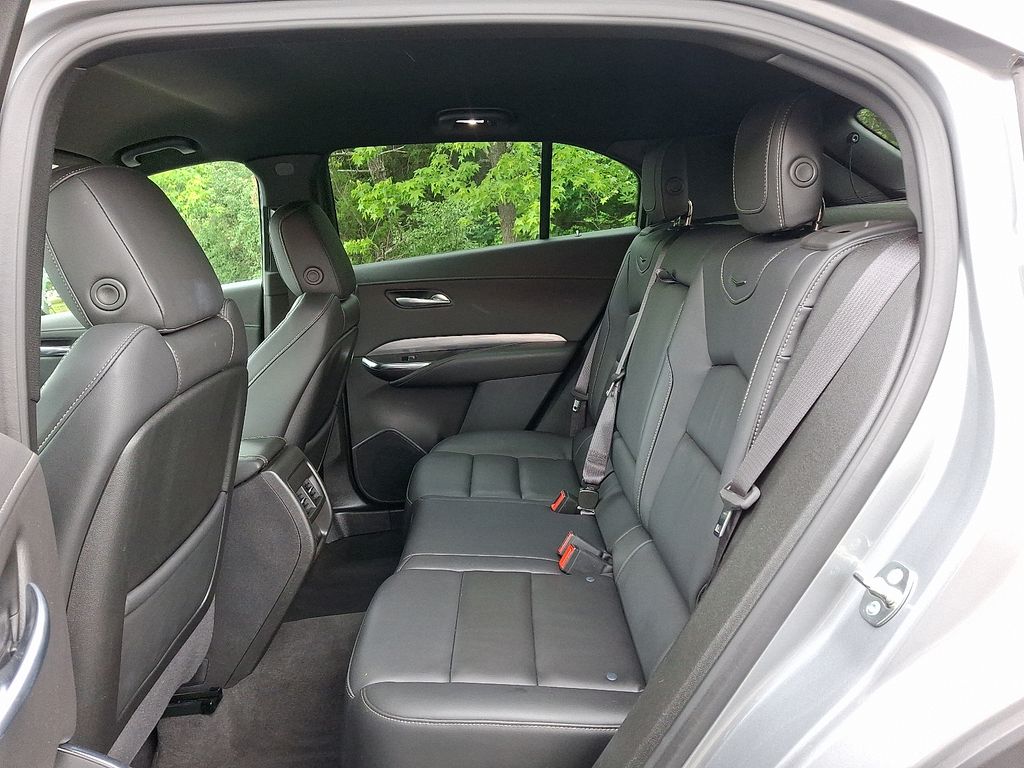 2024 Cadillac XT4 Premium Luxury 10