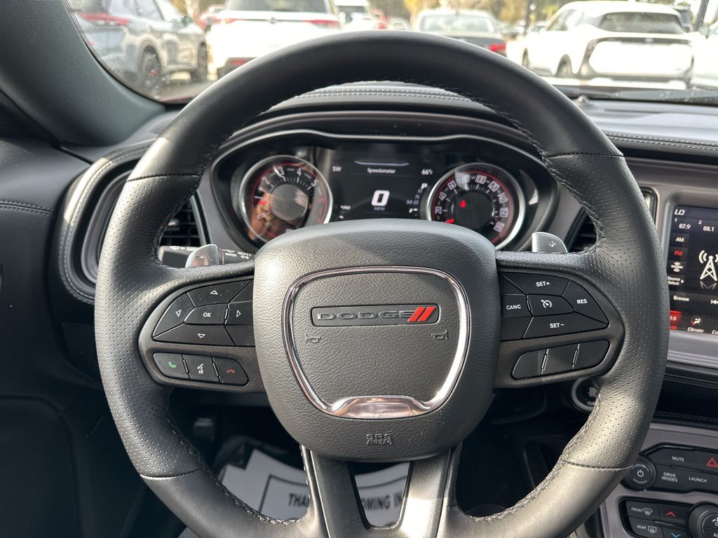 2023 Octane Red Pearlcoat Dodge Challenger R/T Scat Pack RWD Coupe
