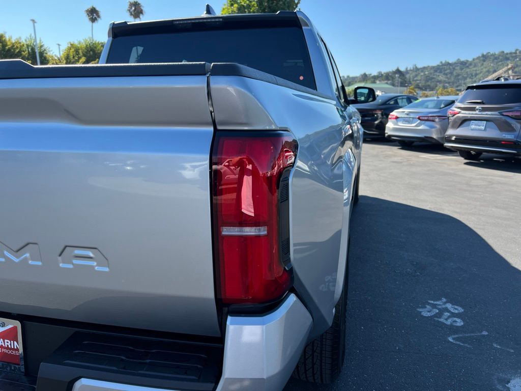 2025 Toyota Tacoma SR5 Double Cab photo 10