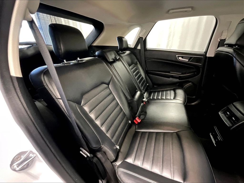 2022 Ford Edge — photo 16
