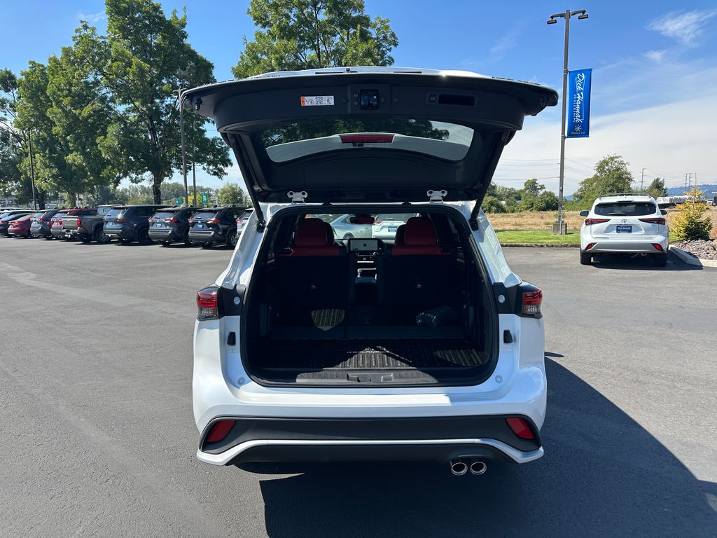 2025 Toyota Highlander XSE