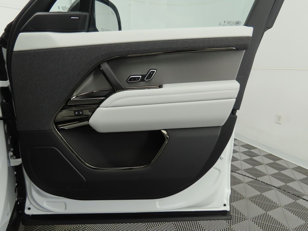 Thumbnail: 2025 Land Rover Range Rover Sport - 26