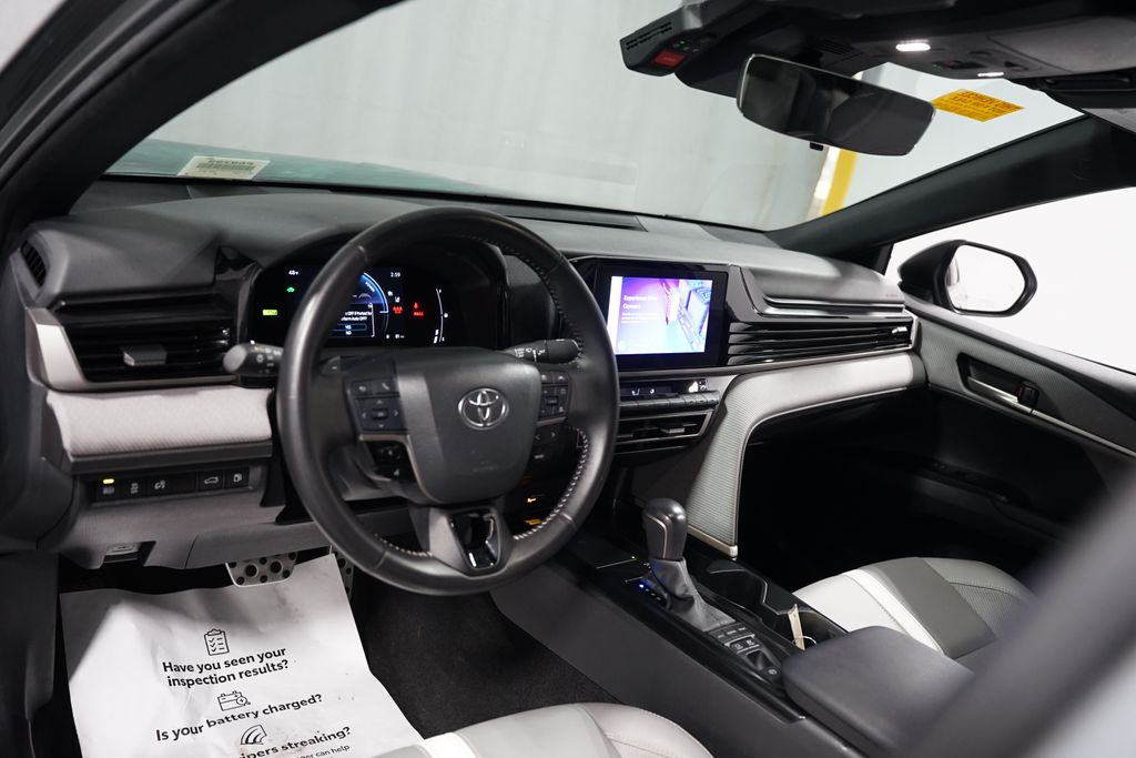 Thumbnail: 2025 Toyota Camry - 11