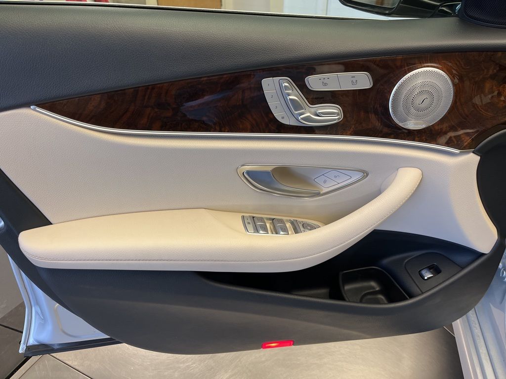 Thumbnail: 2019 Mercedes-Benz E-Class - 11