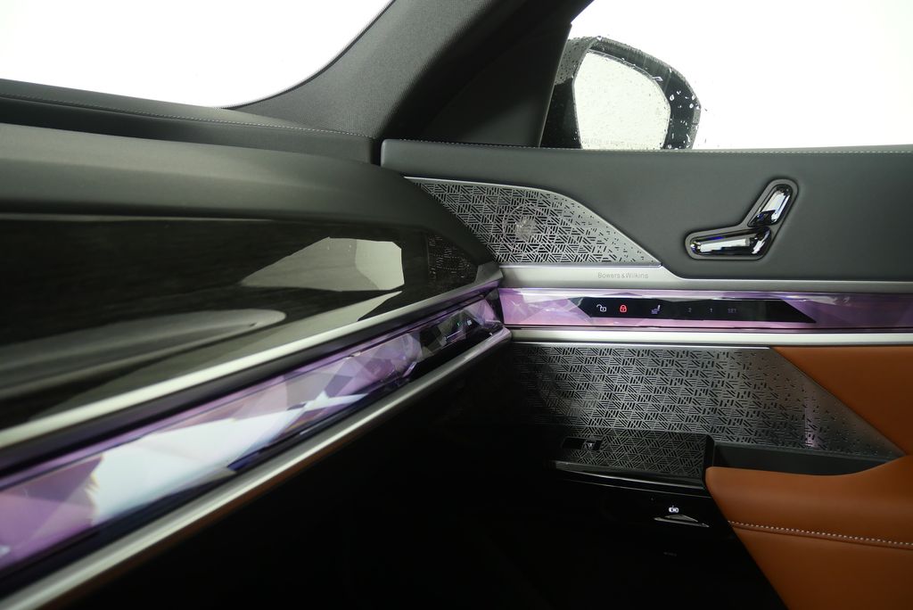 Thumbnail: 2026 BMW 7 Series - 29