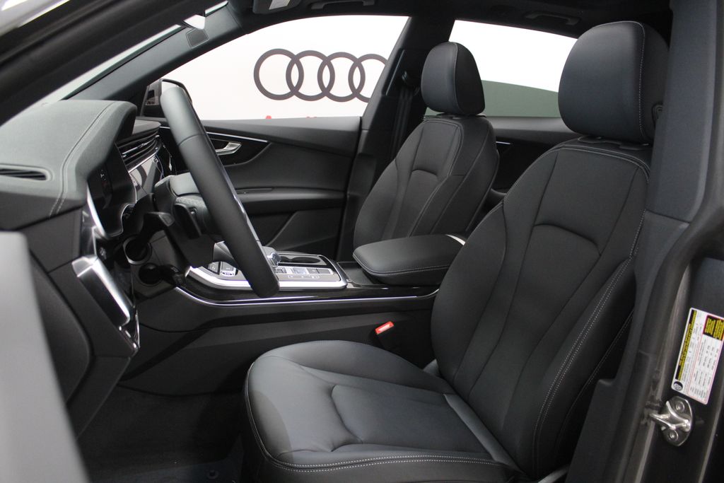 Thumbnail: 2026 Audi Q8 - 12