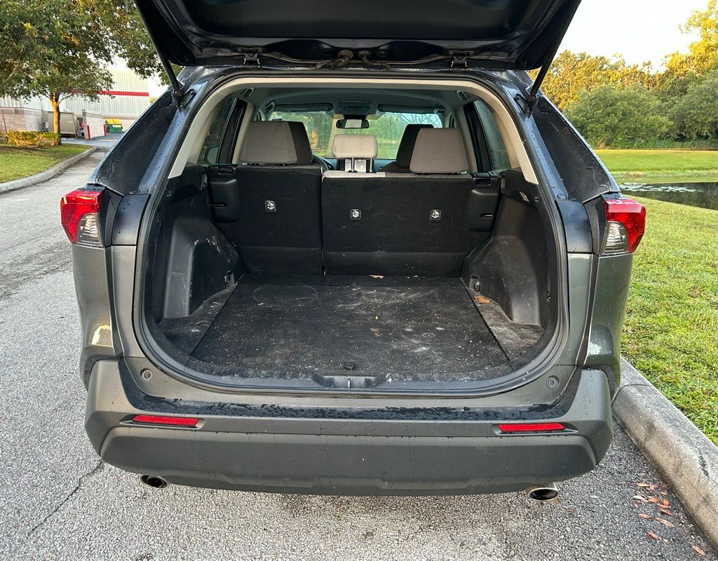 Thumbnail: 2021 Toyota RAV4 - 10