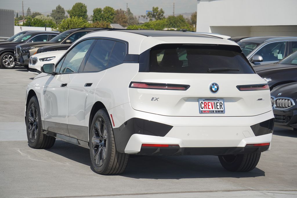 2025 BMW iX xDrive50 7