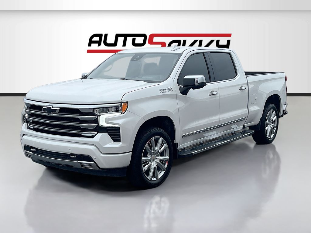 Used 2025 Beige Chevrolet High Country image 3