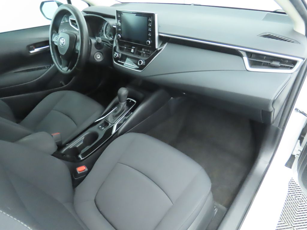 2020 Toyota Corolla LE 17