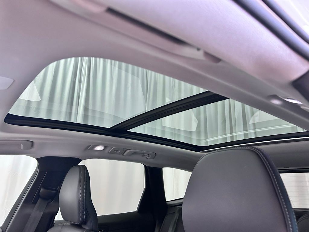 used 2022 Volvo XC60 Recharge Plug-In Hybrid car, priced at $30,991