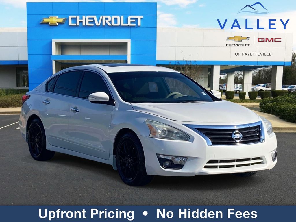 Pearl White 2014 Nissan Altima 2.5 SL Sedan Front-Wheel Drive Continuously Variable Transmission
