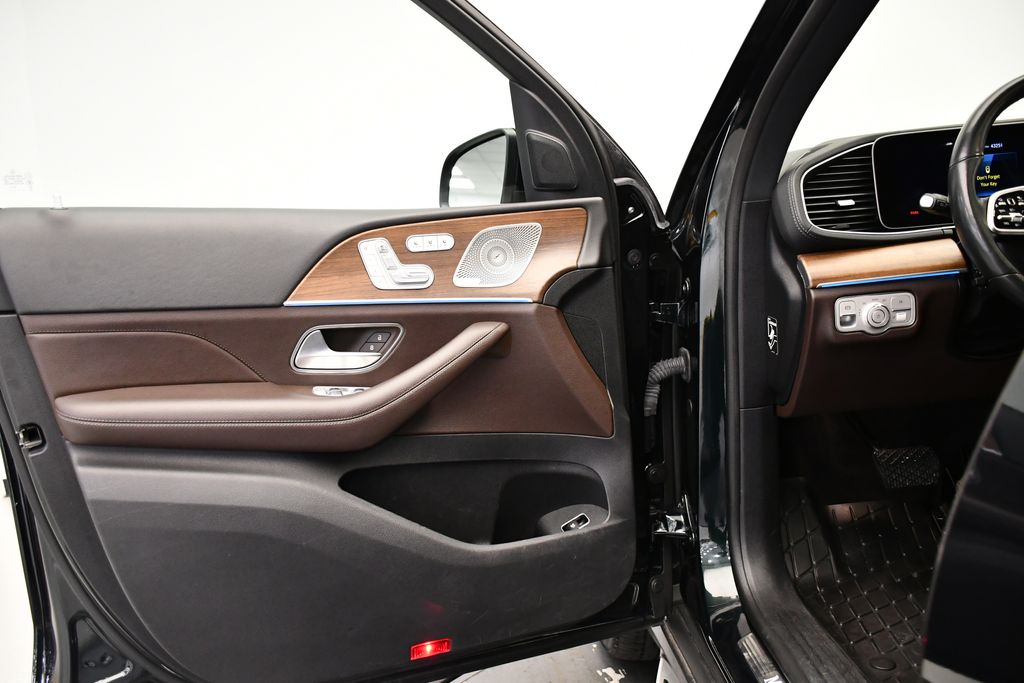 Thumbnail: 2022 Mercedes-Benz GLS - 32