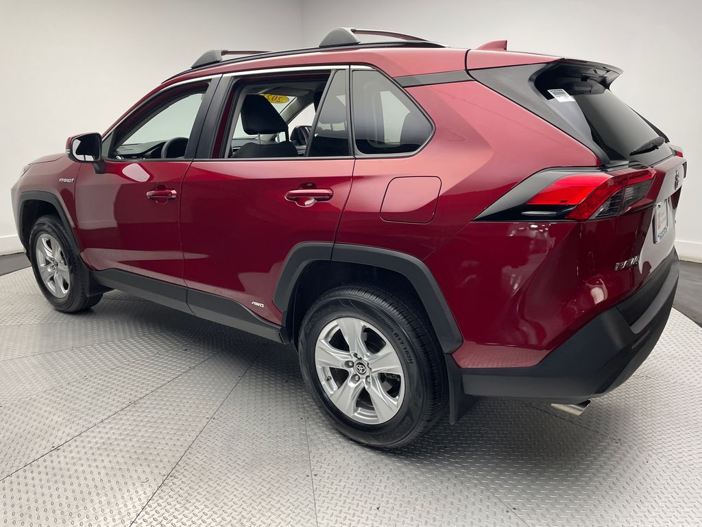 2021 Toyota RAV4 LE 7