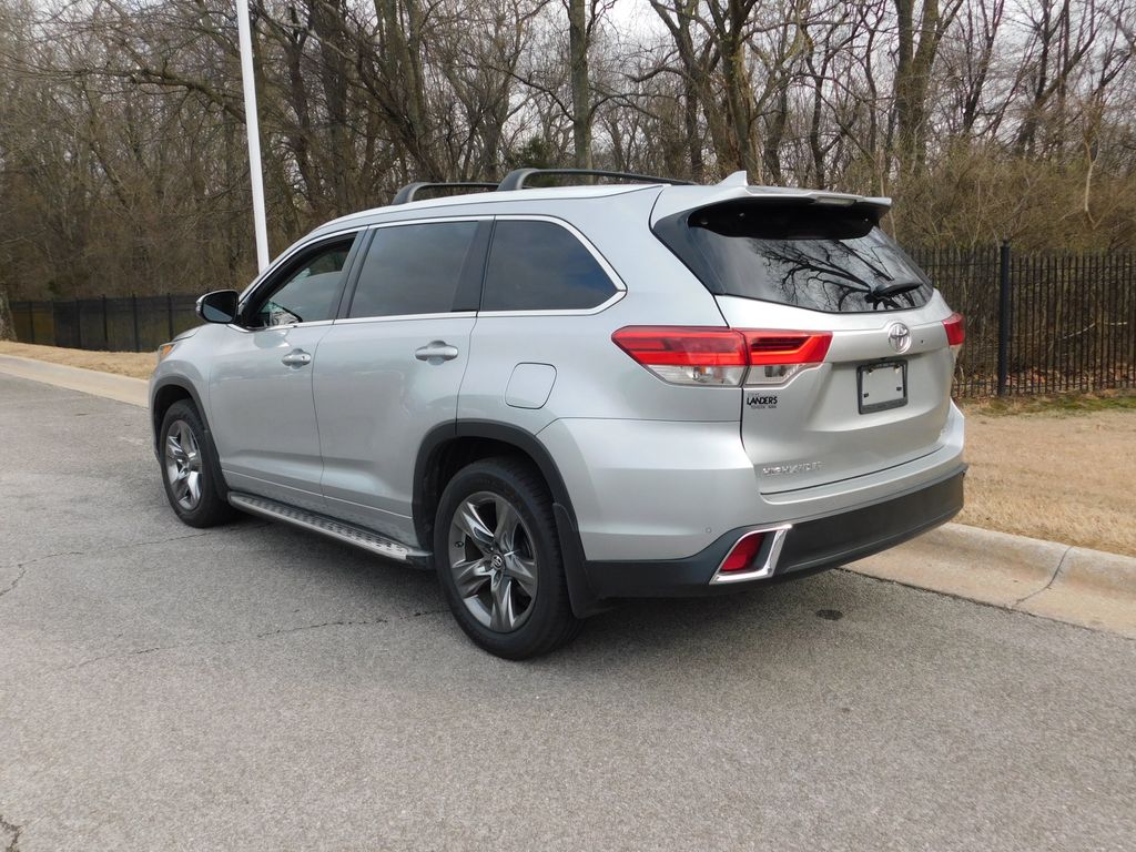 Thumbnail: 2018 Toyota Highlander - 3