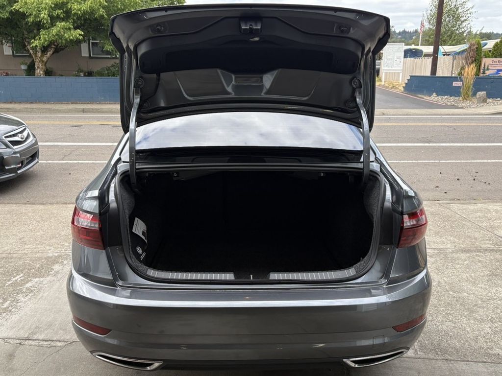 2021 Volkswagen Jetta R-Line