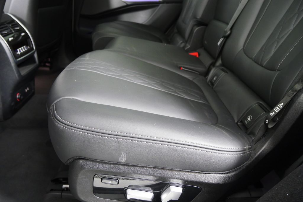 2023 BMW X7 xDrive40i 14
