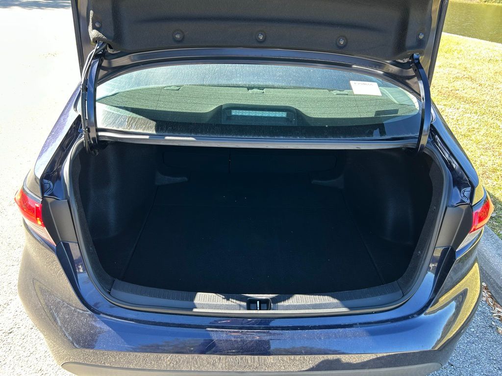 Thumbnail: 2022 Toyota Corolla - 10