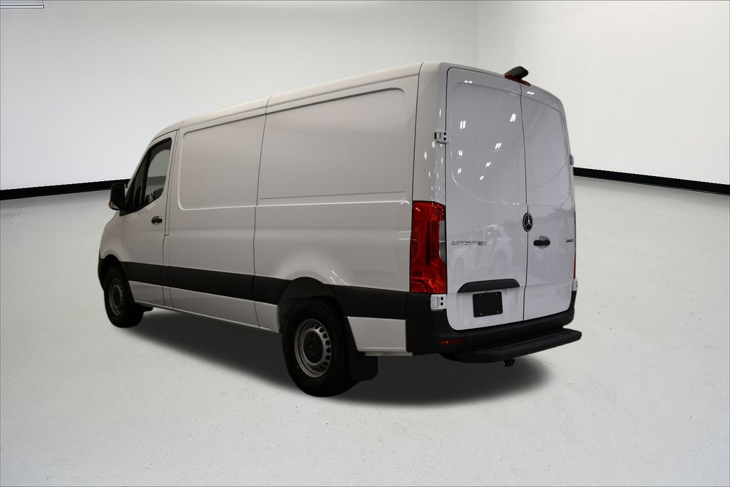 Thumbnail: 2026 Mercedes-Benz Sprinter - 4