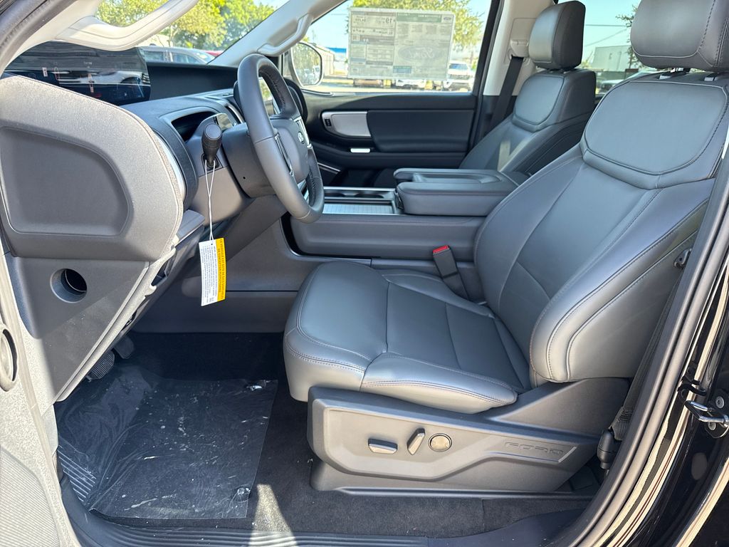 2025 Ford Expedition MAX photo 15
