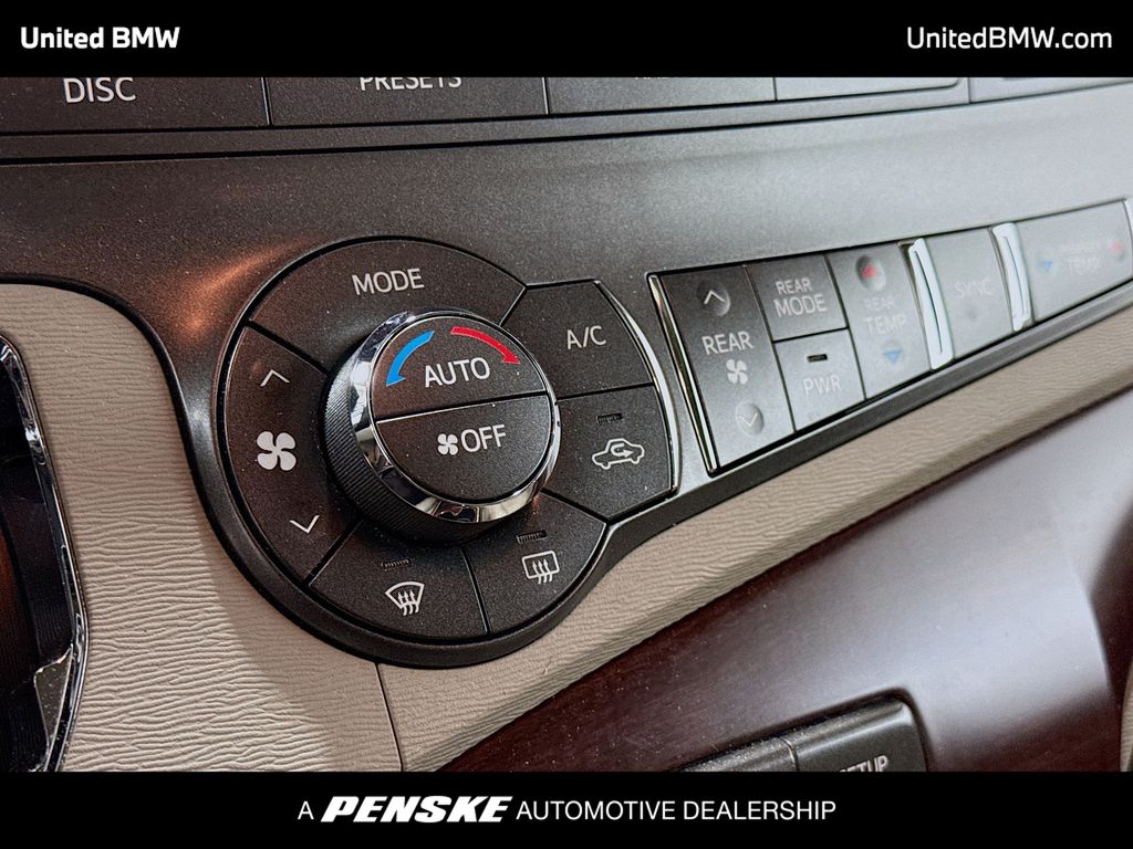 Thumbnail: 2011 Toyota Sienna - 10