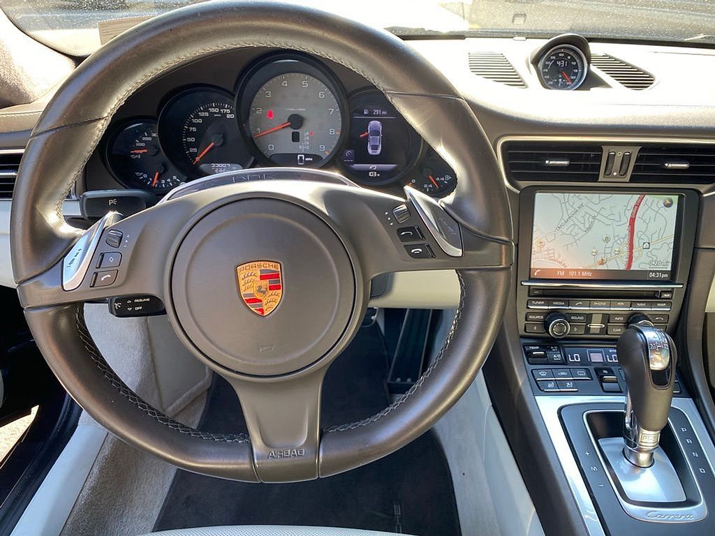 Thumbnail: 2015 Porsche 911 - 9