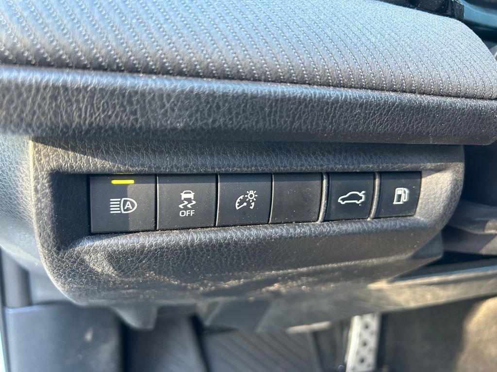 Thumbnail: 2025 Toyota Camry - 18