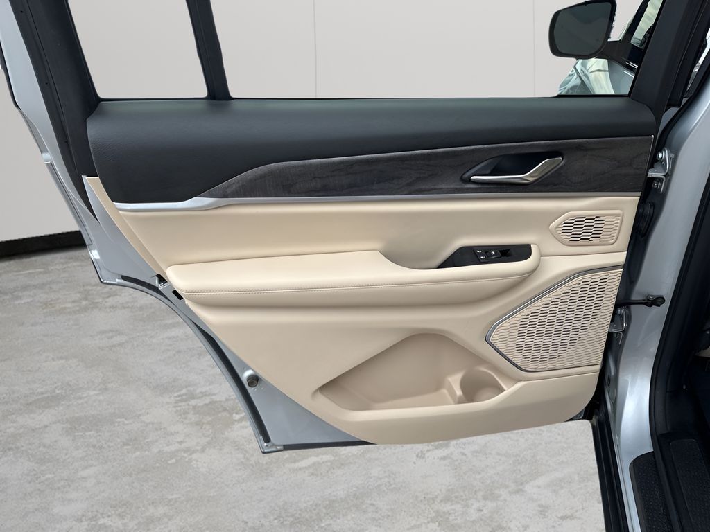 Used Car 2024 Jeep Grand Cherokee L  Limited For Sale Under $35,000 In Austin, Texas