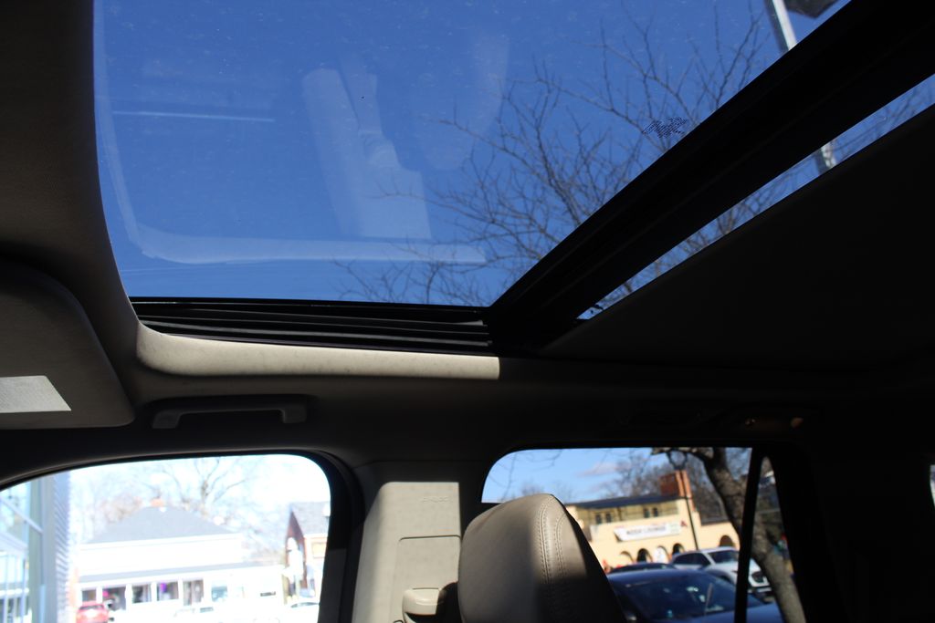 Used 2024 Black Ford Limited image 20