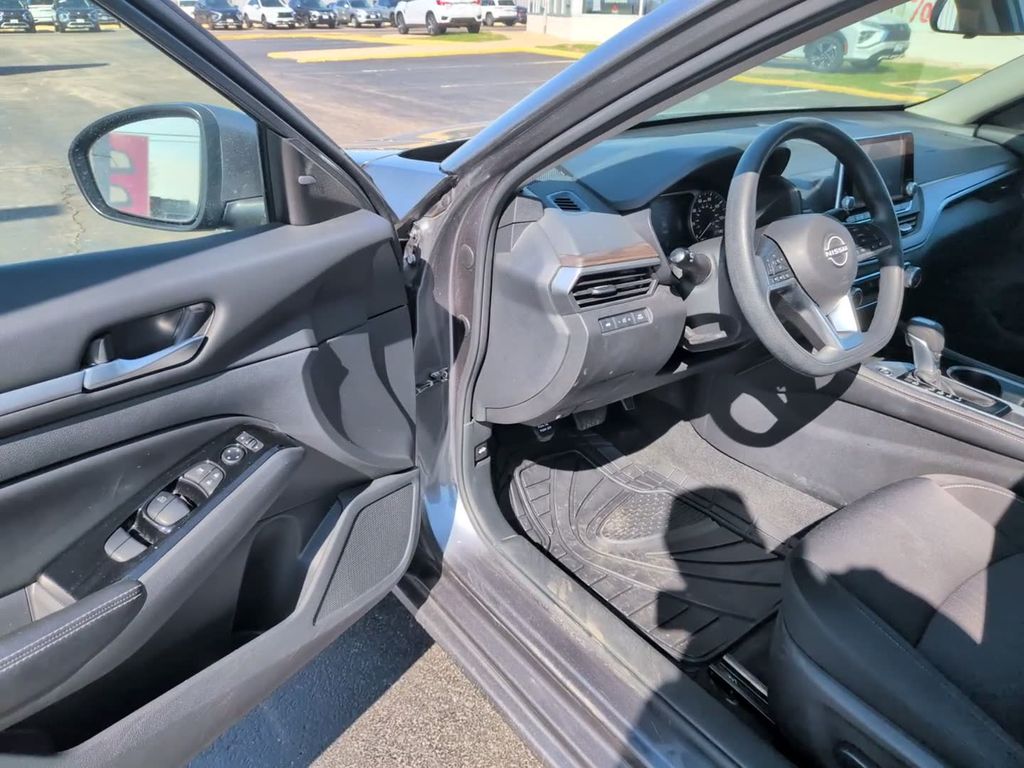 Used 2023 Gray Nissan 2.5 SV image 15