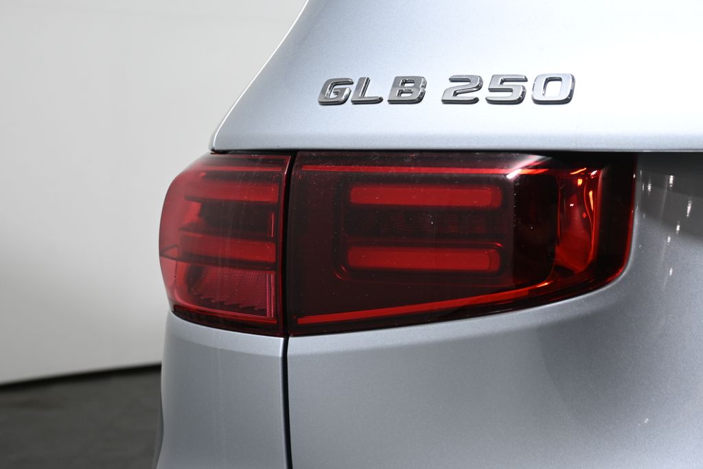 Thumbnail: 2026 Mercedes-Benz GLB - 12