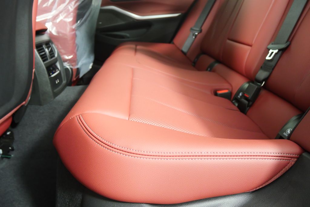 Thumbnail: 2026 BMW 3 Series - 14