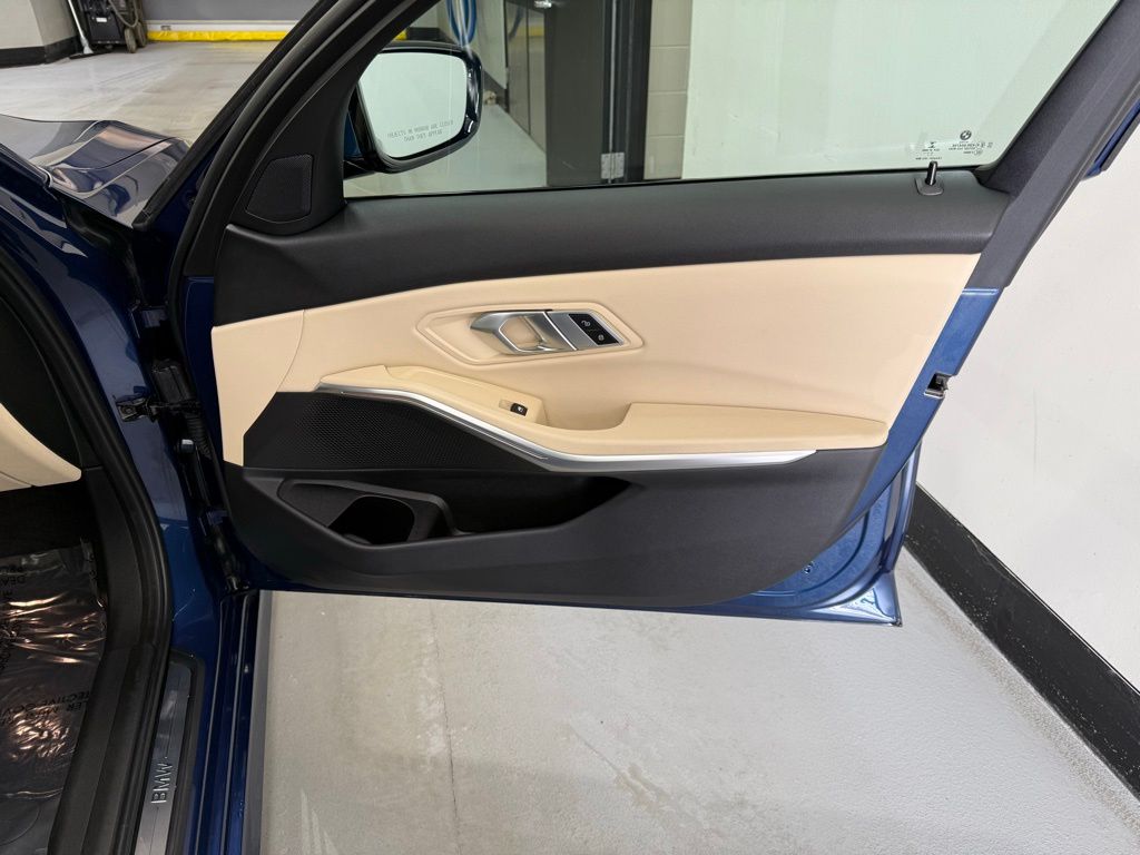 2022 BMW 3 Series 330i xDrive 28