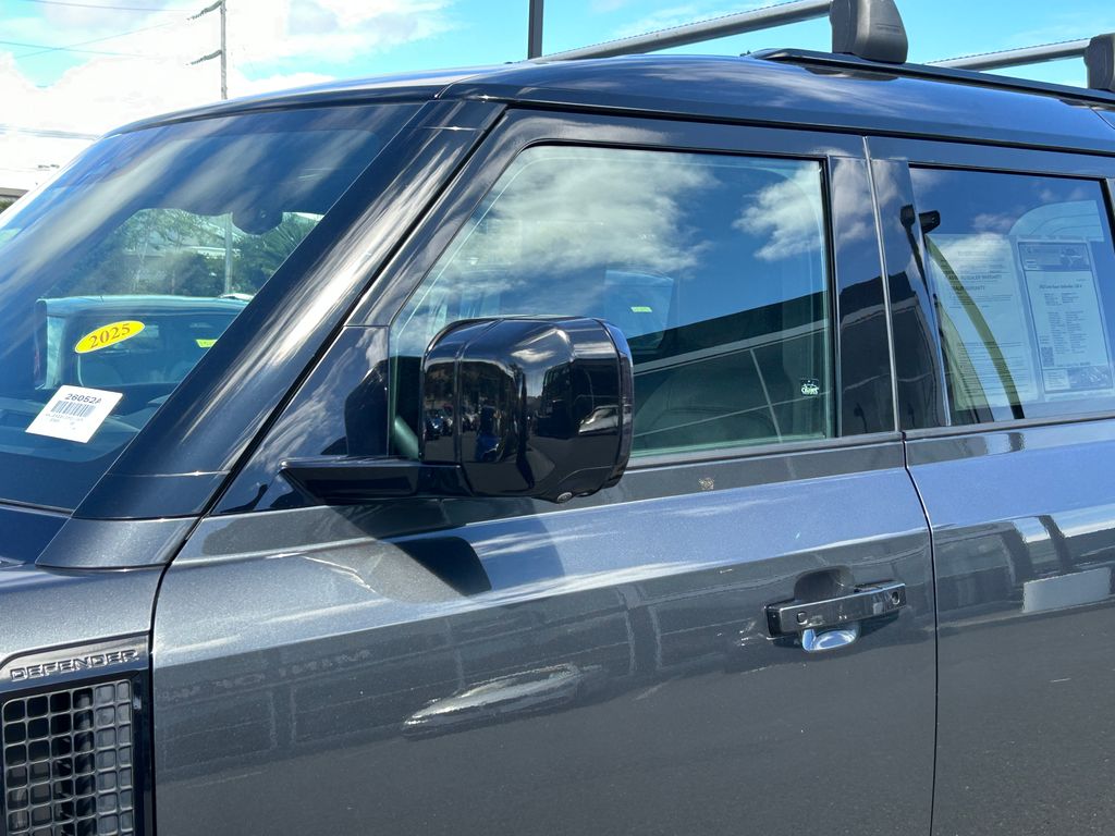 Thumbnail: 2023 Land Rover Defender - 10