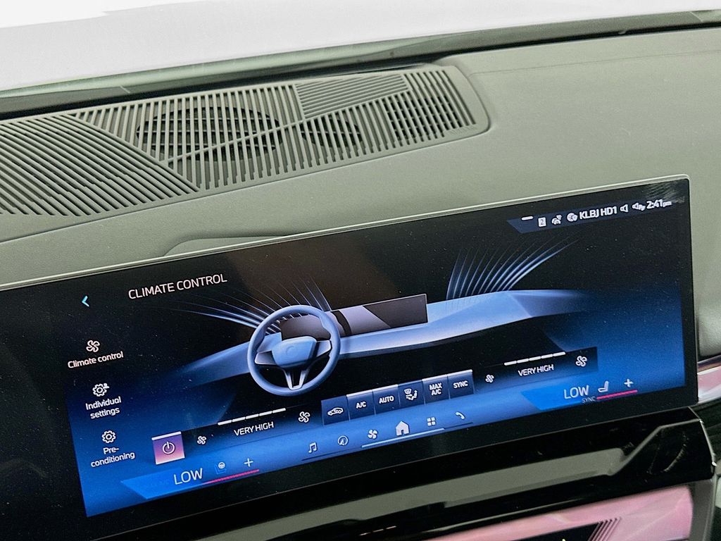 Thumbnail: 2026 BMW 5 Series - 14