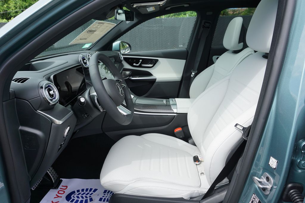 2025 Mercedes-Benz GLC 350 20