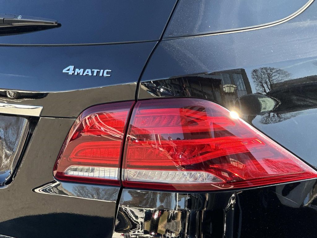 Thumbnail: 2018 Mercedes-Benz GLE - 10