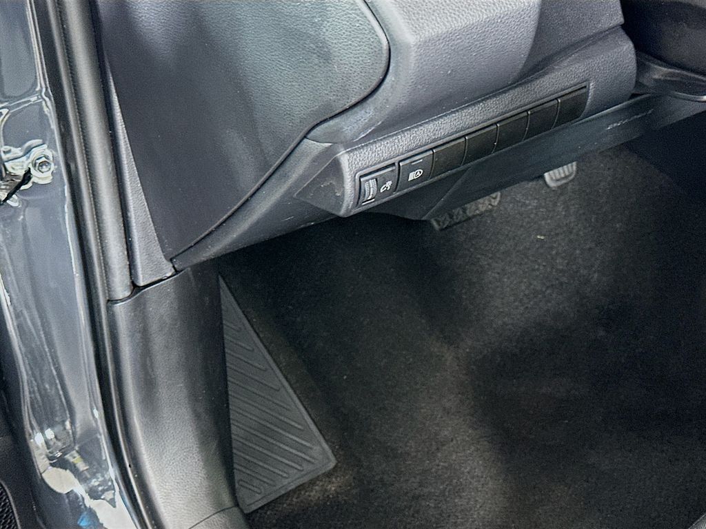 Thumbnail: 2025 Toyota Corolla - 10