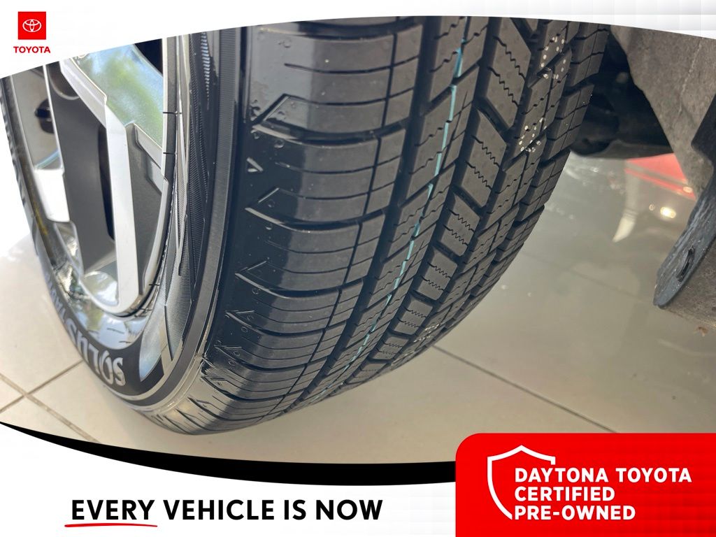 Used 2025 Hyundai Venue SUV